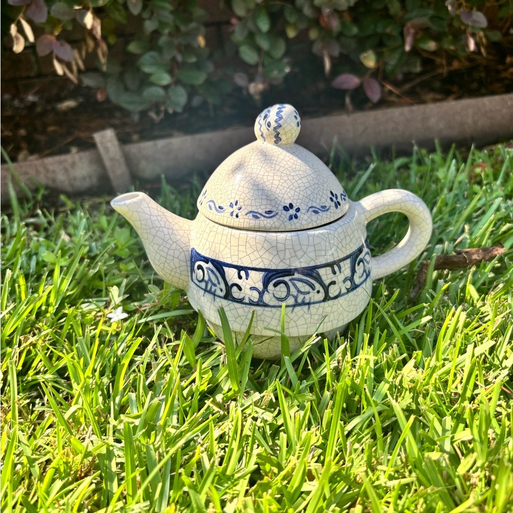 Vintage Dedham Pottery Rabbit Bunny Blue Crackle Ceramic Teapot USA